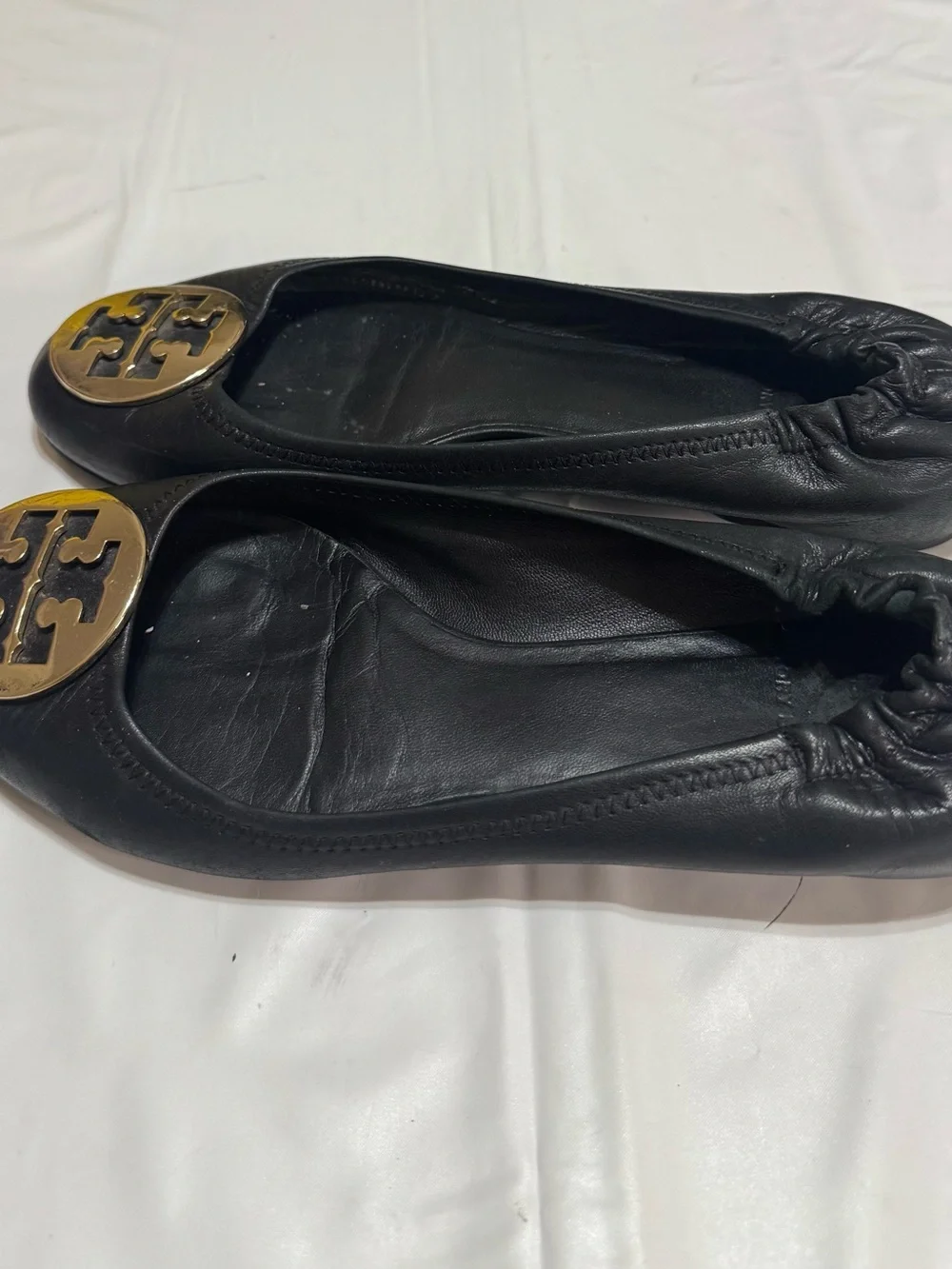 Tory Burch Black Leather Ballet Flats with Gold Logo Medallion size 8.5